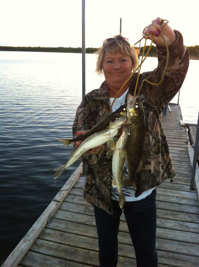 little-winnie-resort-walleye-fishing-05