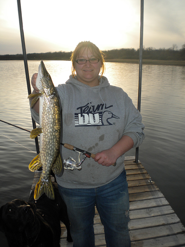 northern-pike-off-the-dock